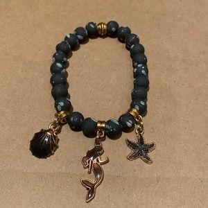 Beaded charm bracelet